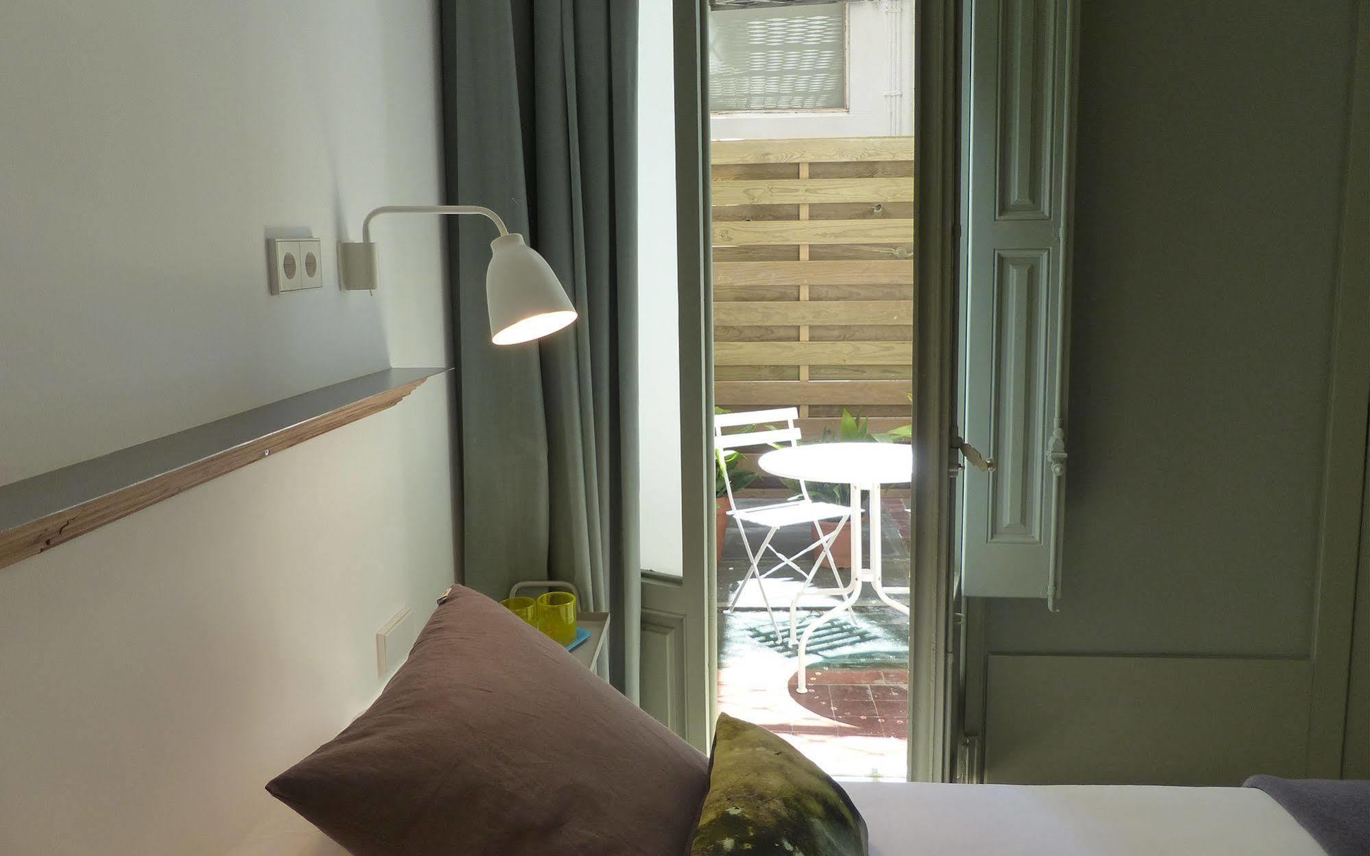 Casa Mathilda Bed & Breakfast Barcelona Ngoại thất bức ảnh